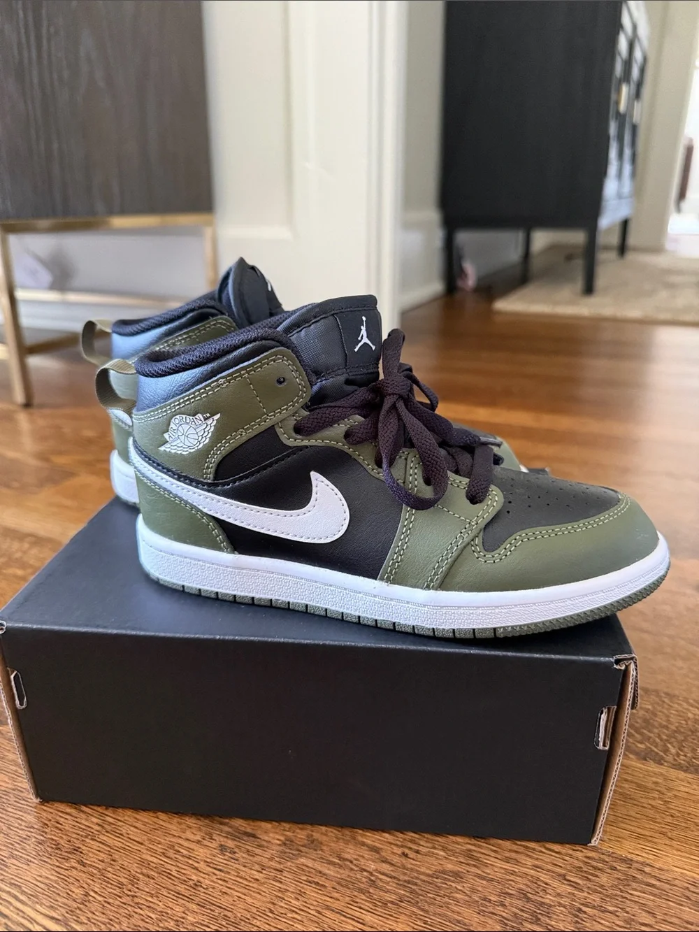 Nike Olive Green Black White Mid-Top Sneakers